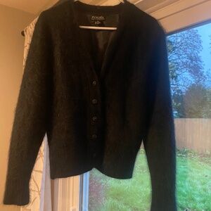 🖤 Vintage Black Fuzzy Sweater – Soft, Cozy & Chic